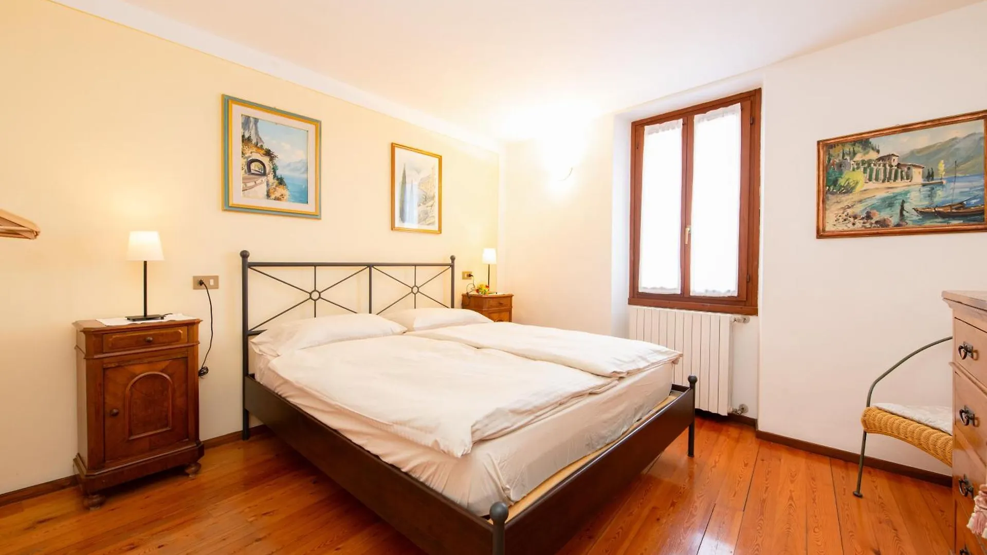 Ferienwohnung Attico In 提尼亚类